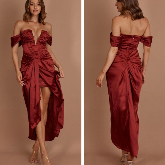 Selfie Leslie Dresses & Skirts - Sold Selfie LeslieMariesa Plunging Neckline Dress Red